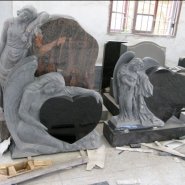 Памятник со скульптурой_9